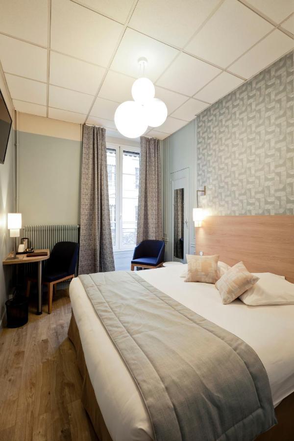Hotel Du Dauphin Lione Esterno foto