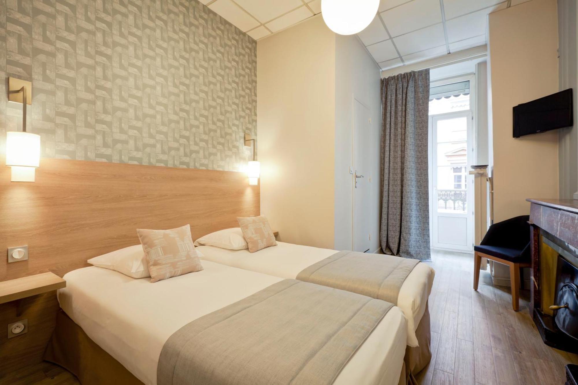 Hotel Du Dauphin Lione Esterno foto