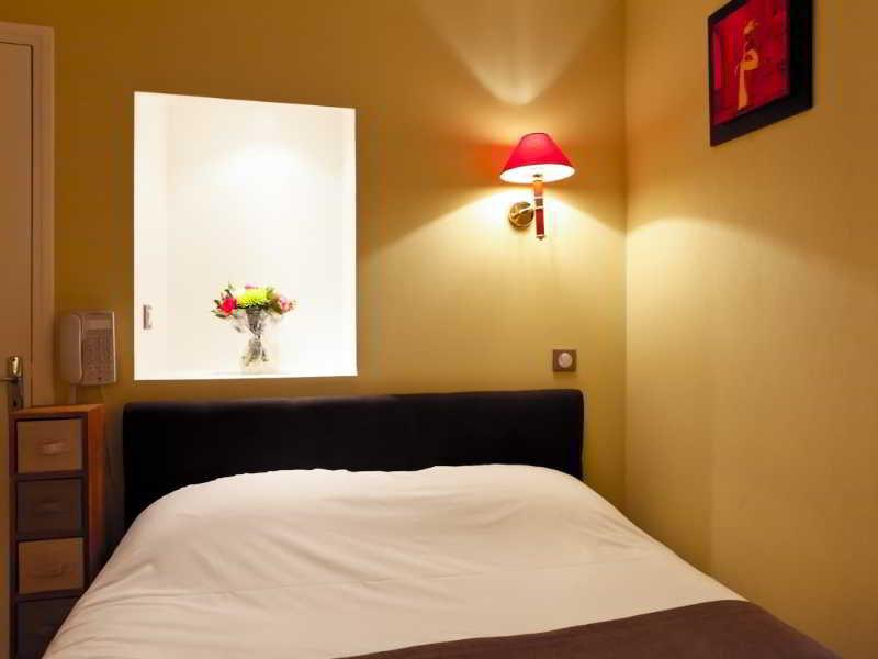 Hotel Du Dauphin Lione Esterno foto