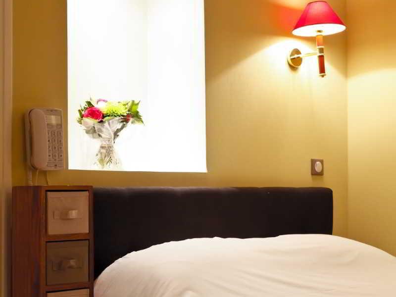 Hotel Du Dauphin Lione Esterno foto