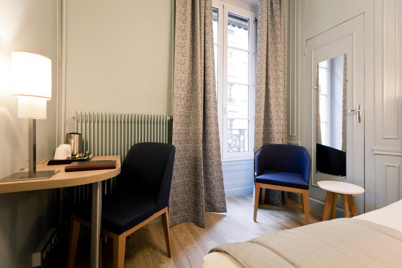 Hotel Du Dauphin Lione Esterno foto