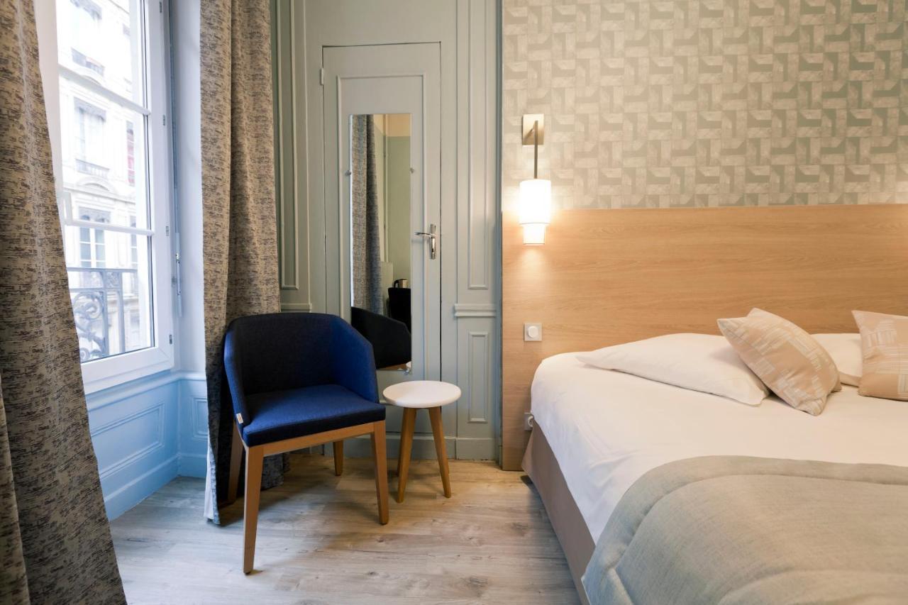 Hotel Du Dauphin Lione Esterno foto